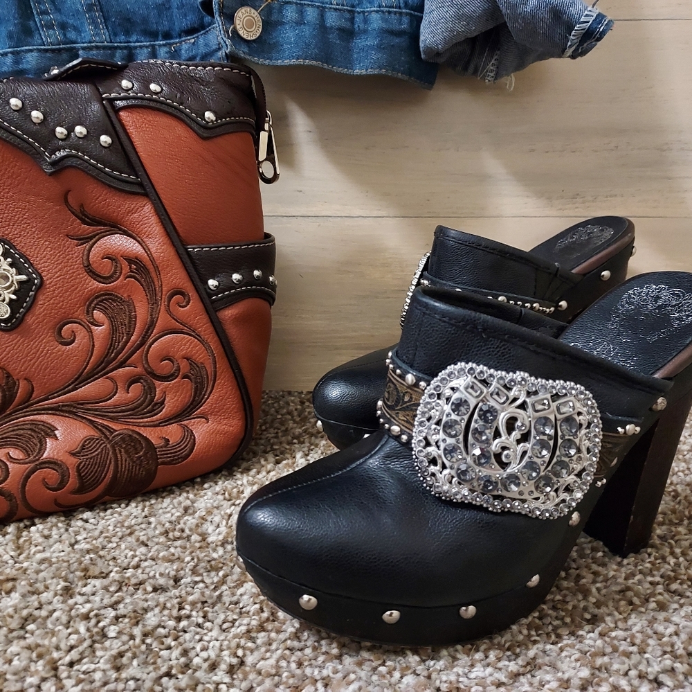 VINCE CAMUTO BLACK LEATHER CLOGS SIZE 6.5